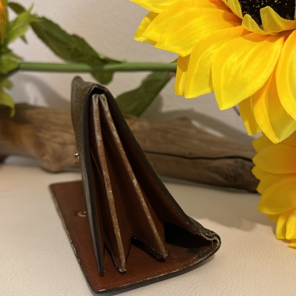 LV Wallet - Picture 4 of 5